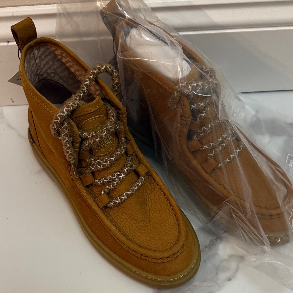 Women’s Tan Leather Shoes